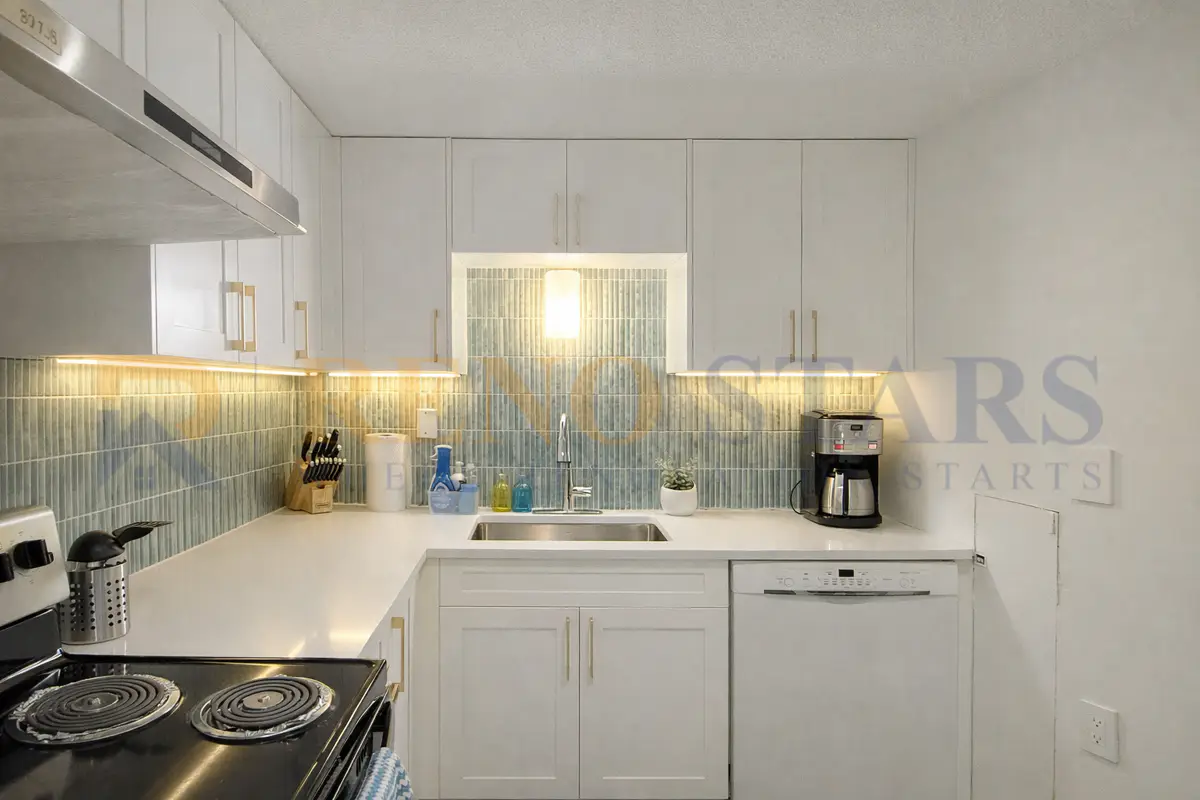 Stylish Kitchen Renovation in West Vancouver - After Renovation 2