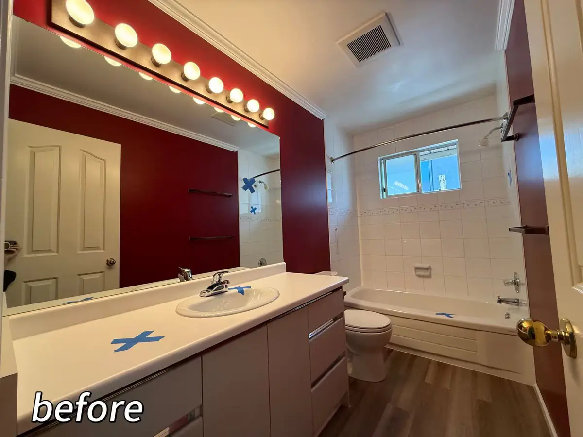 Remodelación minimalista del baño en Richmond - Antes de la remodelación 1